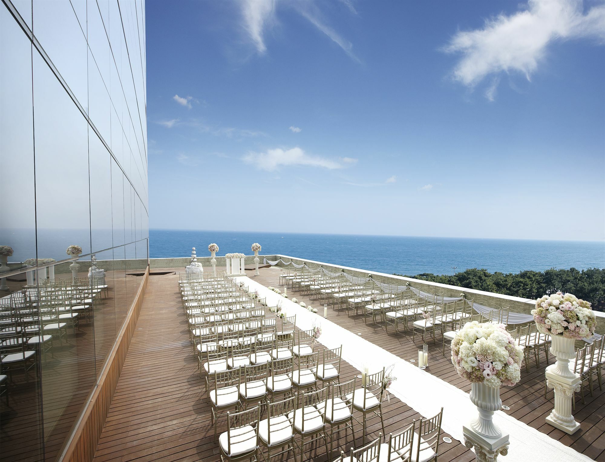 Haeundae Grand Hotel Busan Luaran gambar The Sky Chapel