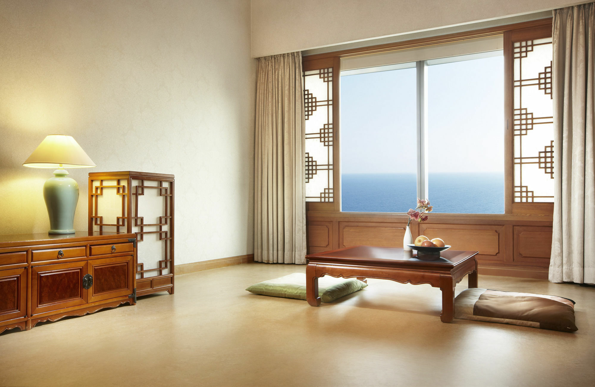 Haeundae Grand Hotel Busan Luaran gambar A traditional Korean room