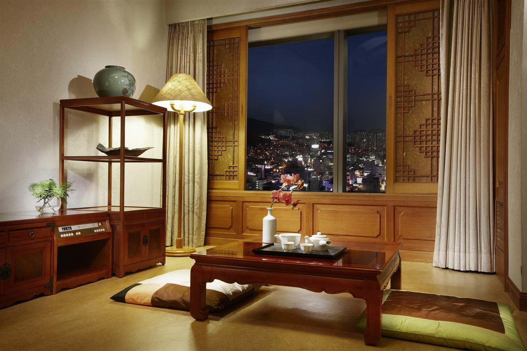 Haeundae Grand Hotel Busan Luaran gambar A traditional Korean room